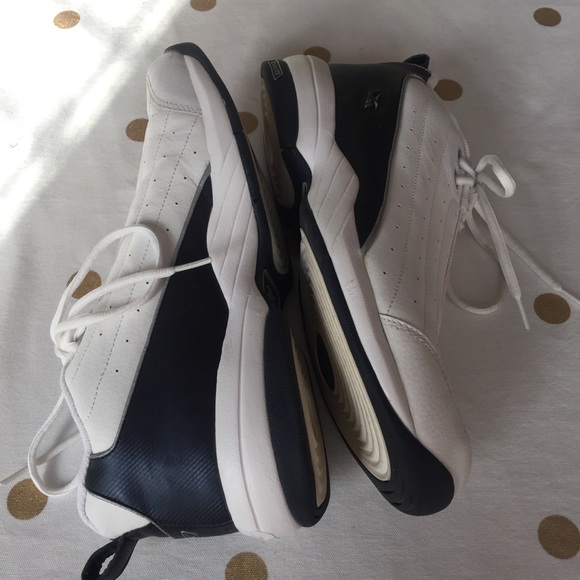 Reebok Other - Reebok Men’s Hexalite 10 1/2 White & Navy EEC